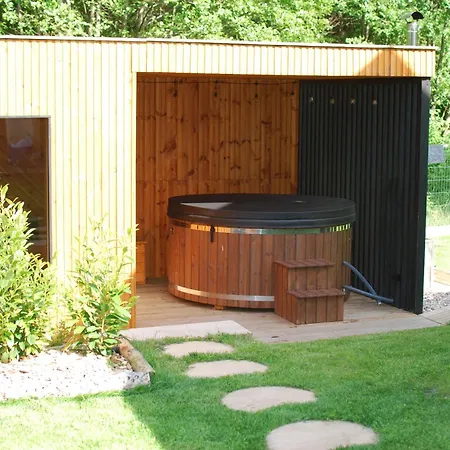Ferienhaus Forest House Sasino-spa Sauna Balia